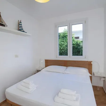 Apartmán Apartments, *